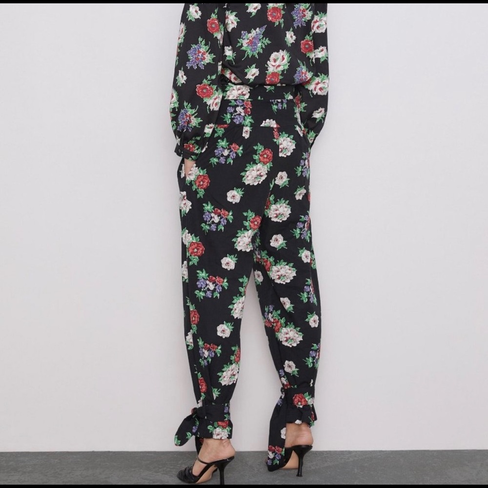 Zara Floral multicolored Pants and Blouse